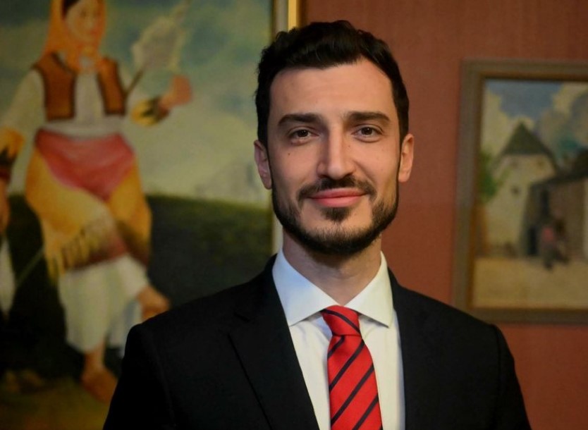 Foltorja, ushtrimi i fjalës dhe thyerja e efektit të oborrit