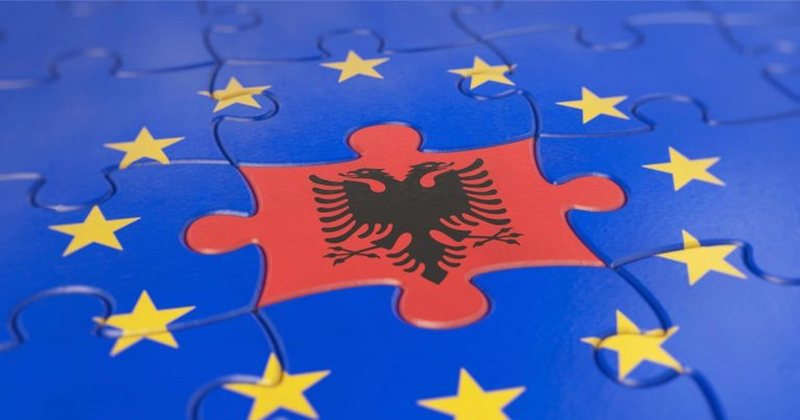 Shqiptarët i besojnë Perëndimit, “injorojnë” Lindjen