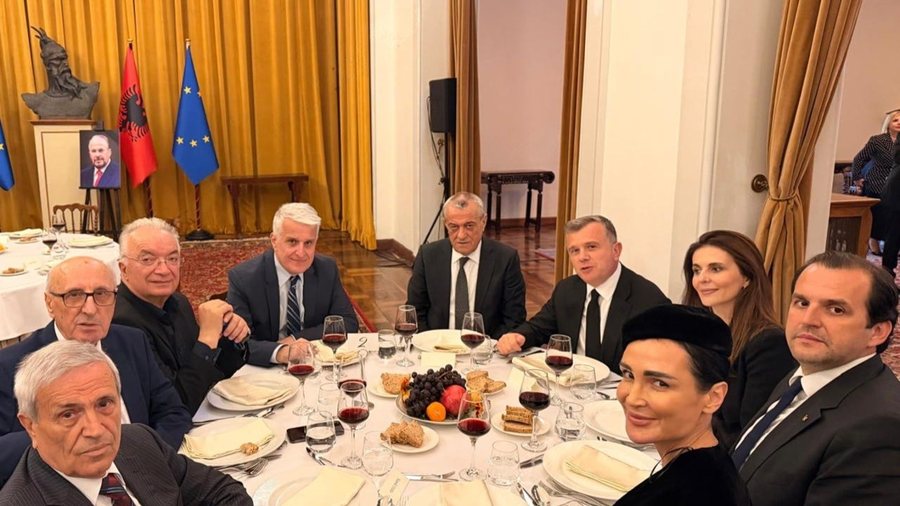 Shtrohet dreka e lamtumirës për Fatos Nanon!/ Djali i Ibrahim Rugovës përkrah Ballës