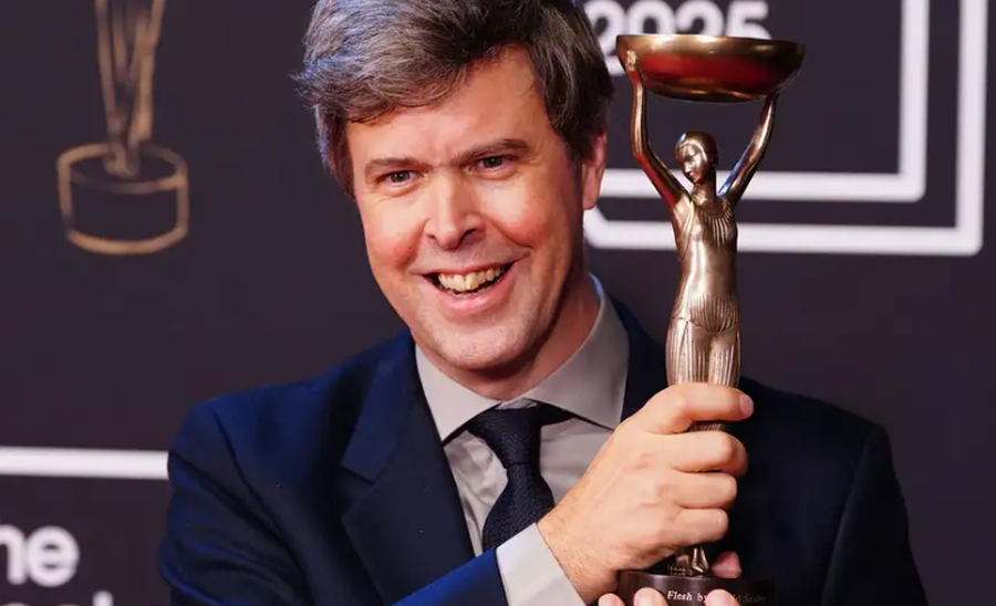 David Szalay fiton çmimin Booker 2025: Një libër “i zymtë”