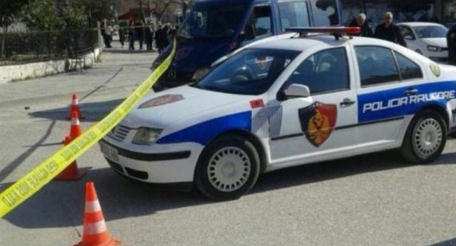 Aksident në Cërrik/ Kamioni përplas këmbësorin, humb jetën 70-vjeçari