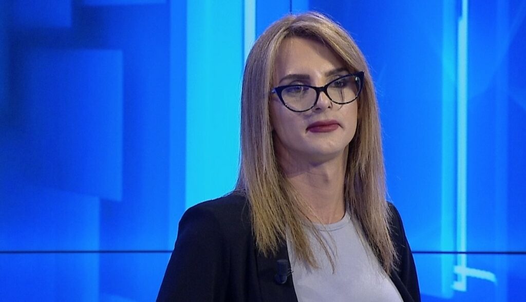 “Ku i gjete paratë për operacionin?” Si përgjigjet transgjinorja