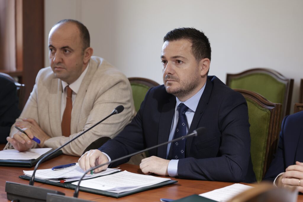Për 2026 fermerët do përfitojnë 53 mln euro subvencione direkte dhe grante investimi