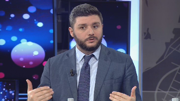 “Artan Hoxha u shpall non grata nga Greqia”- Koka: Turp që Shqipëria s’ka reaguar, Athina e bëri Belerin eurodeputet për inatin tonë