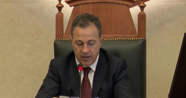 “Zoti Balluku…”- Niko Peleshi shkakton të qeshura në sallë