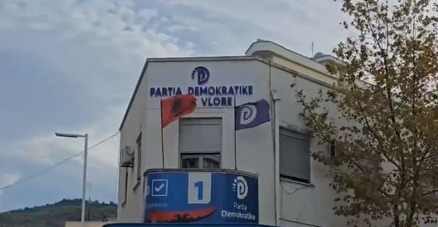 300 demokratë të Vlorës drejt Tiranës për të protestuar para kryeministrisë