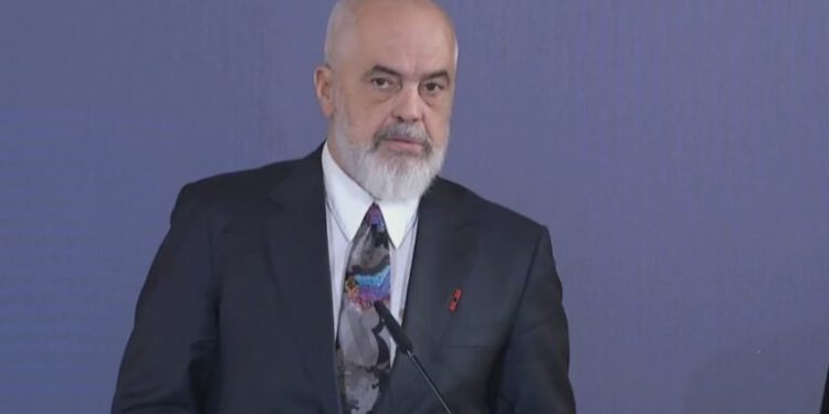 Balluku e pezulluar nga detyra, Rama: Sa të jem unë s’do ketë luftëra me drejtësinë apo akuza ndaj saj!