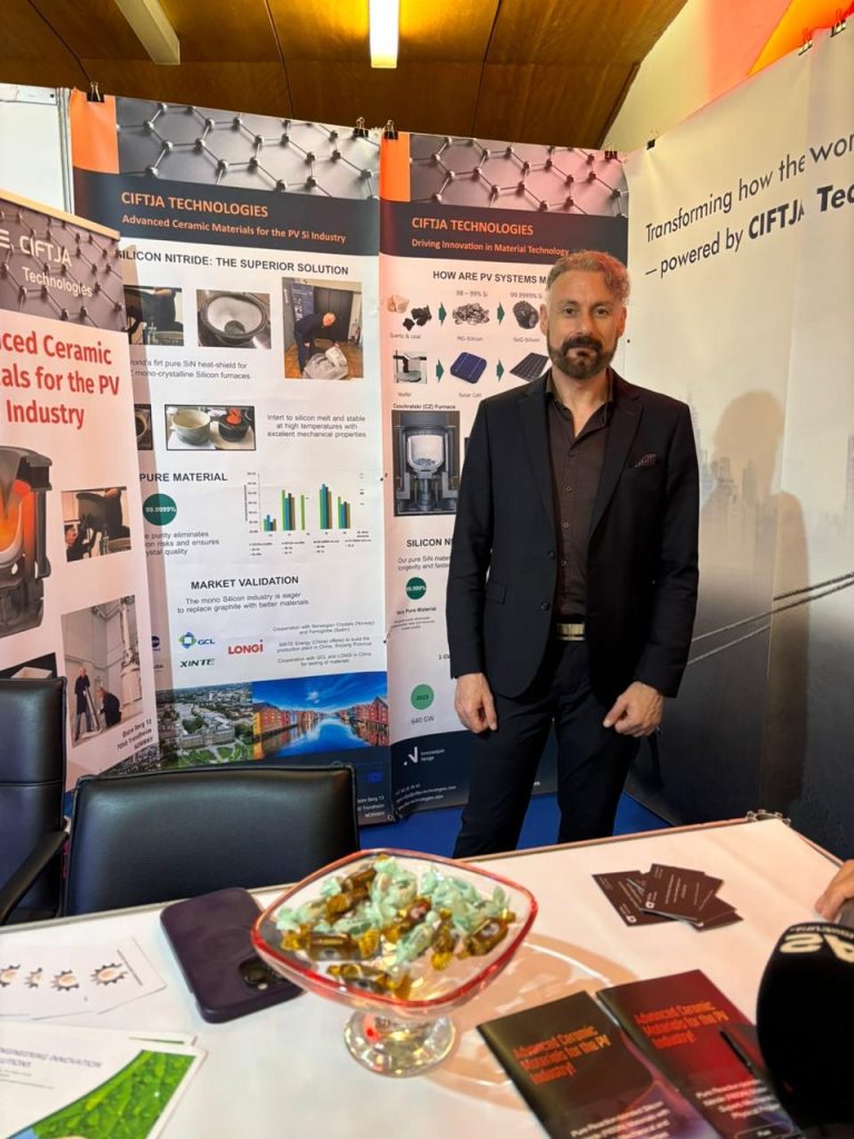 Lënda e parë e paneleve diellore prodhohet nga një shkencëtar shqiptar në Norvegji, “Ciftja Technologies” së shpejti edhe në Shqipëri