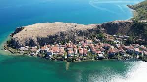 Fshati Lin në Pogradec shpallet ‘Ansambël Arkitektonik Urban