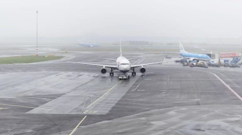 Alarmi në aeroporte dhe frika nga rritja e trazirave/ Holanda blen 100 radarë për të zbuluar dronë