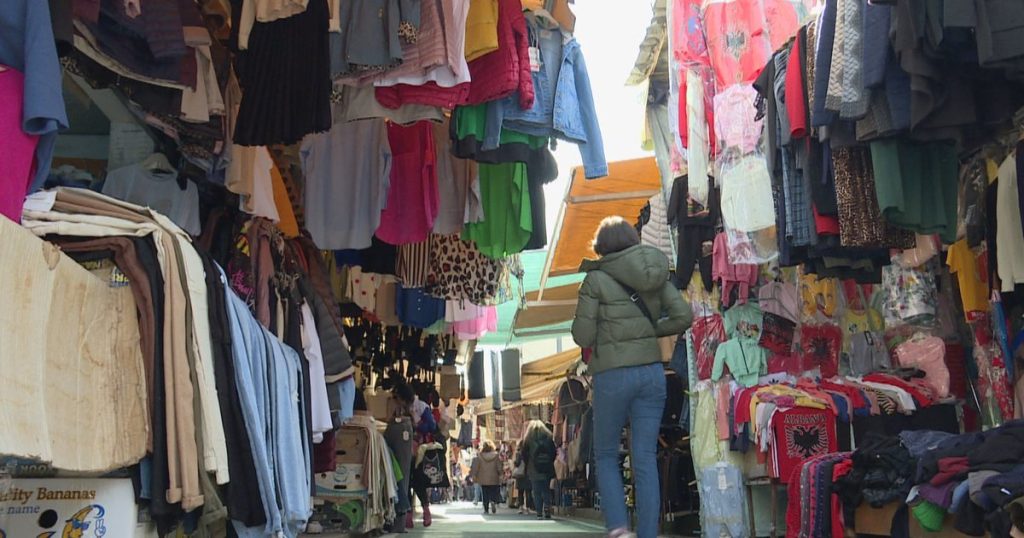 Vendasit nuk blejnë, turistët shpëtuan konsumin veçanërisht gjatë muajve të verës
