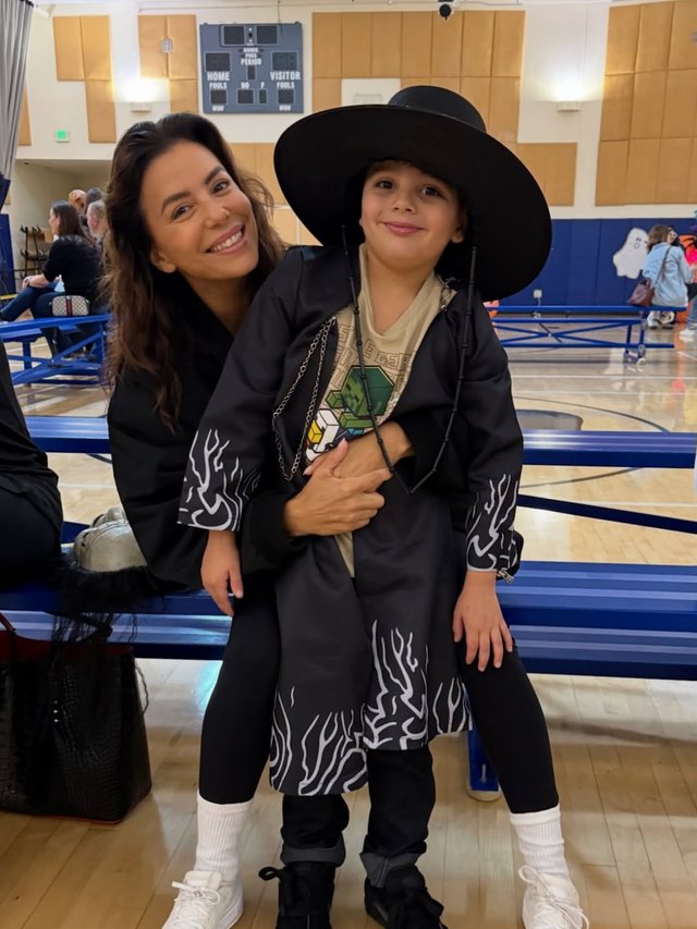 Eva Longoria tregon pse është e lumtur që u bë nënë në moshën 43-vjeçare