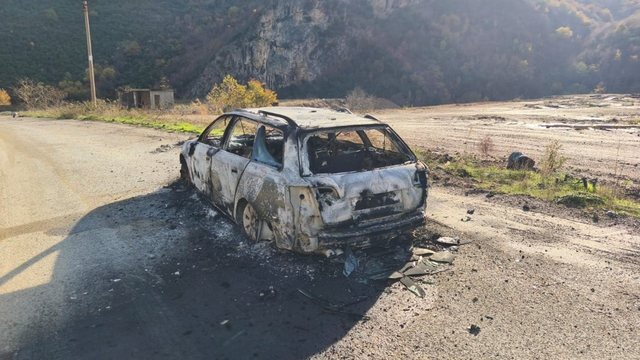 Gjendet i djegur një automjet në fshatin Mirakë/ Dyshohet se u përdor nga autorët e atentatit në Elbasan