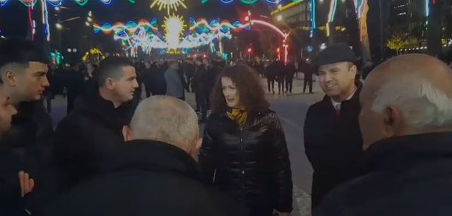 Argita Berisha dhe Jamarbër Malltezi i bashkohen protestës