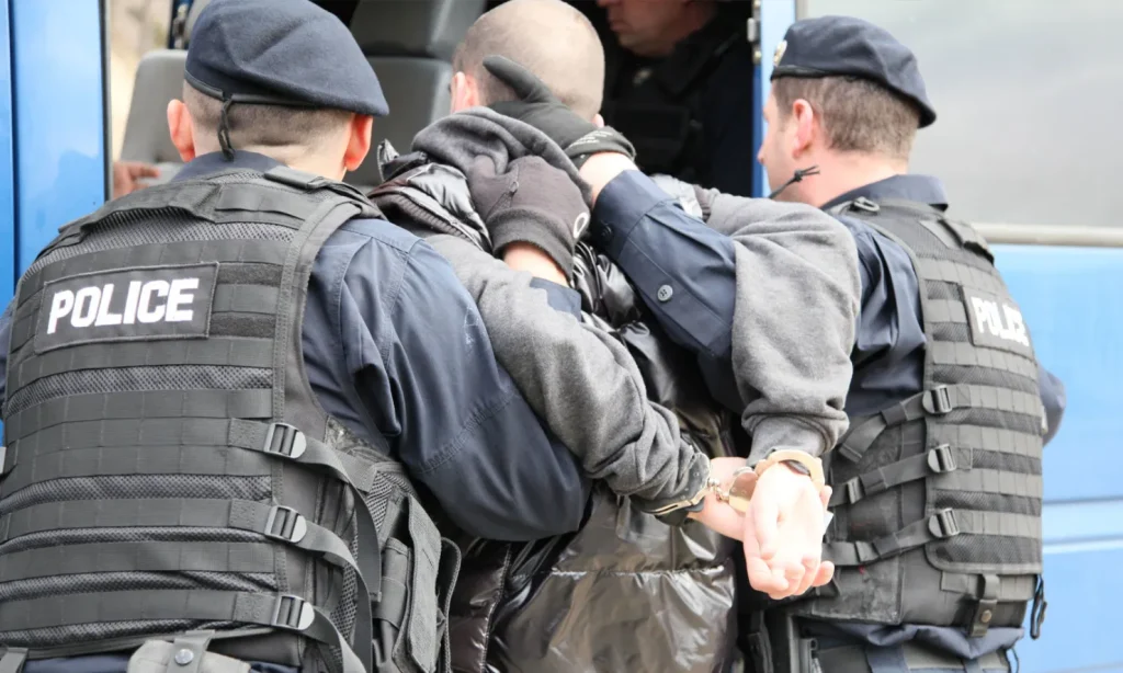 FOTOT/ “Më të këqijtë e më të këqijve”, 6 shqiptarë të rrezikshëm arrestohen nga Departamenti Amerikan i Sigurisë Kombëtare, ja për çfarë akuzohen
