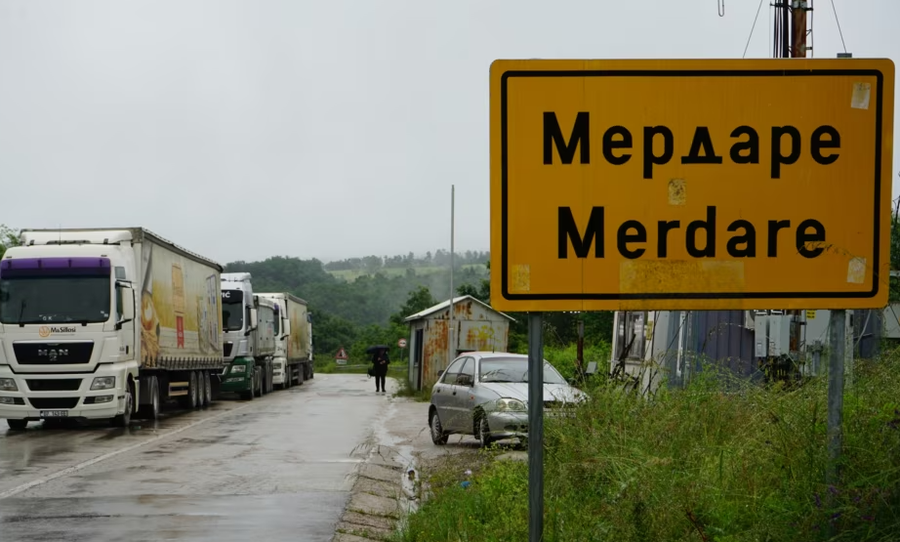 Tranziti i pasigurt, shqiptarët e Kosovës “nën gjykimin” e Serbisë
