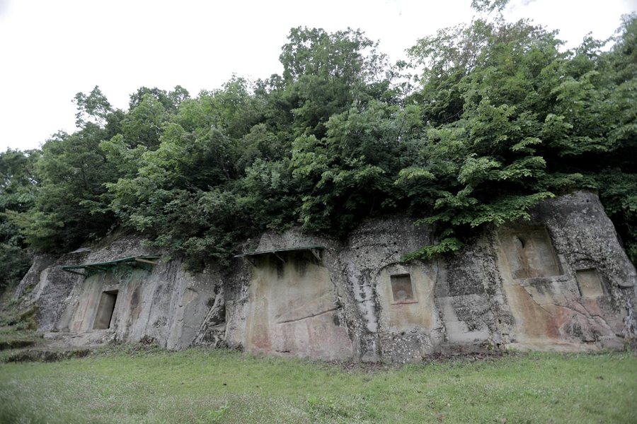 Po gërmonin ilegalisht në Varret Monumentale Ilire të Selcës, kapen në flagrancë 4 të rinj