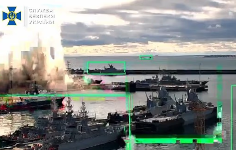 VIDEO-Momenti kur dronët ukrainas shkatërrojnë nëndetësen ruse