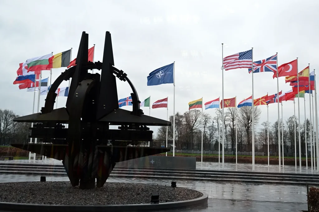 Ministrat e Jashtëm të NATO takohen në Bruksel, lufta në Ukrainë në qendër të axhendës