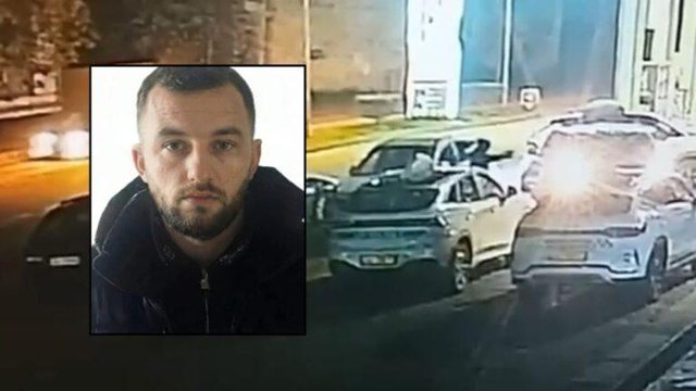 Doli nga makina në mes të rrugës dhe zbrazi armën mbi Mond Mëhallën në Elbasan, ky është autori i dyshuar