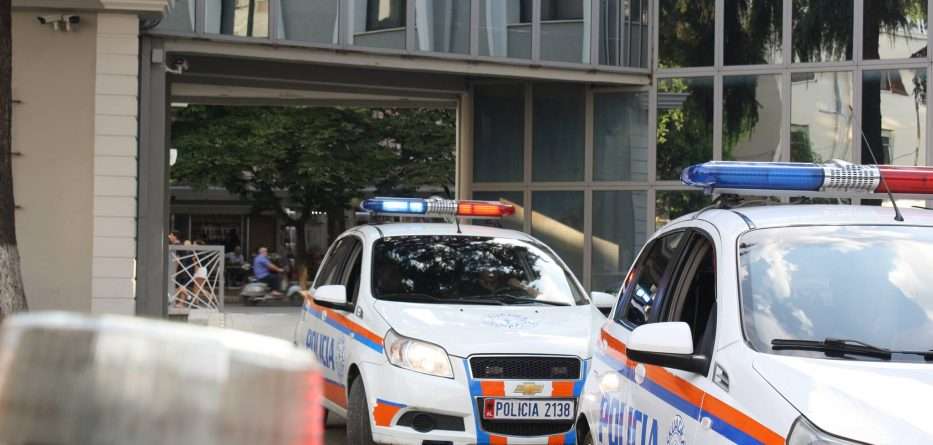 Arrestohet 20-vjeçari që shantazhonte online qytetarët