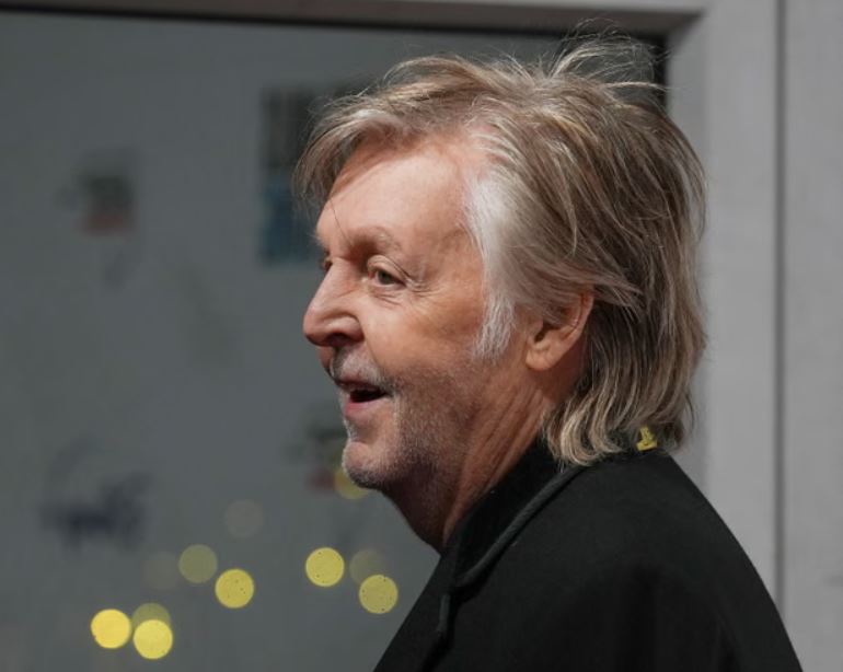 Paul McCartney kundër vendimit të BE-së: Lërini termat ‘hamburger’ dhe ‘salçiçe’ për ushqimet vegjetariane