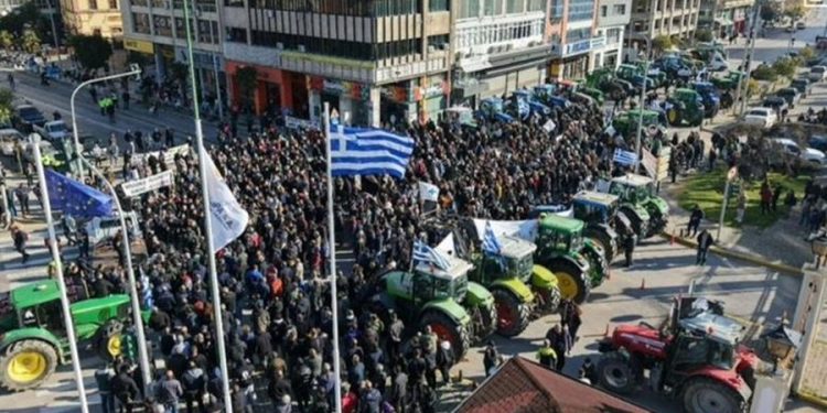 Protesta e fermerëve grekë, bllokohet sërish sot për disa orë aksi rrugor Kakavijë–Janinë. Policia njofton qytetarët