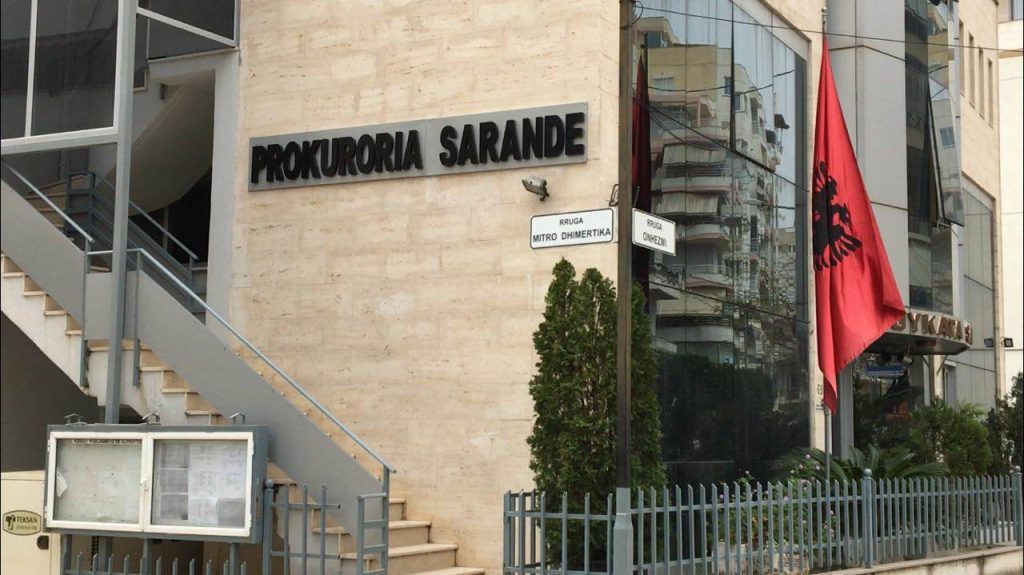 Shisnin drogë te të rinjtë në Sarandë dhe Delvinë, 16 persona dërgohen në gjyq
