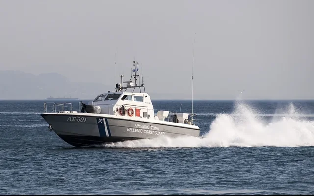 Tragjedi në brigjet e Kretës/ Fundoset varka me emigrantë, humbin jetën 18 prej tyre