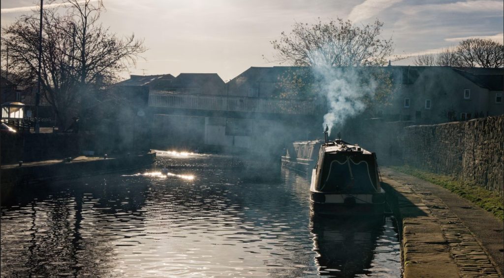 Poshtë në kanal, ditën e Krishtlindjes