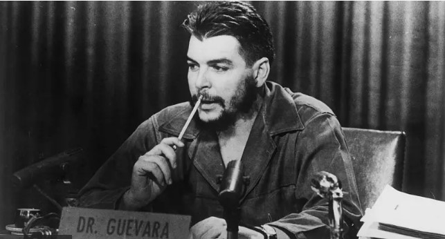 Dossier/ “Che” Guevara mban fjalim në OKB, antikomunistët kubanë e qëllojnë me raketë