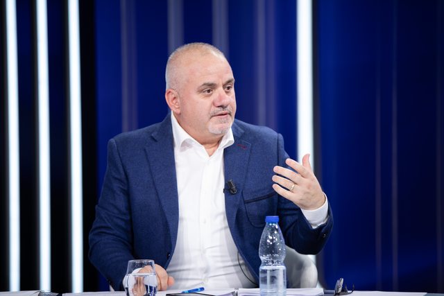 “SPAK goditi në zemër”/ Gazetari, Artan Hoxha tregon pse nuk kapet Ergys Agasi