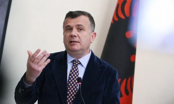 12:28 Miratimi i Rezolutës për Shqipërinë në Komisionin e Jashtëm të PE, Balla: Pasqyron progresin e madh të Shqipërisë në rrugën e anëtarësimit drejt BE