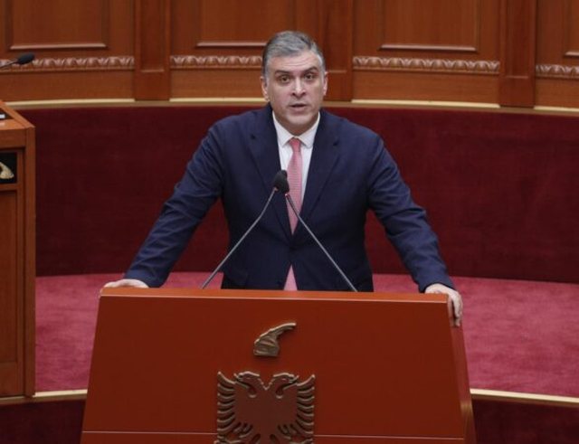 Blushi: Meta, më shumë se një vit i burgosur politik, i kanë mohuar takimet me familjen dhe drejtuesit e partisë!