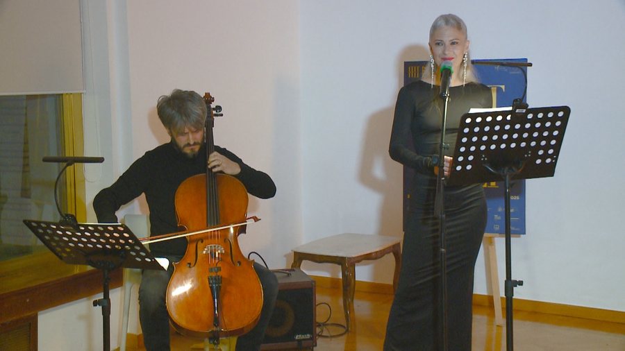 Në vilën e ish-diktatorit interpretohen rreshta të dënuarish