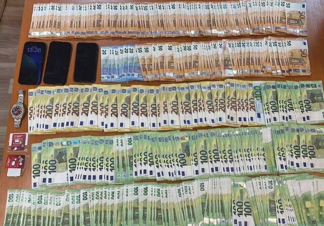 Mbi 50 mijë euro dhe orë luksoze/ Arrestohet në Prishtinë një shtetas me të kaluar kriminale