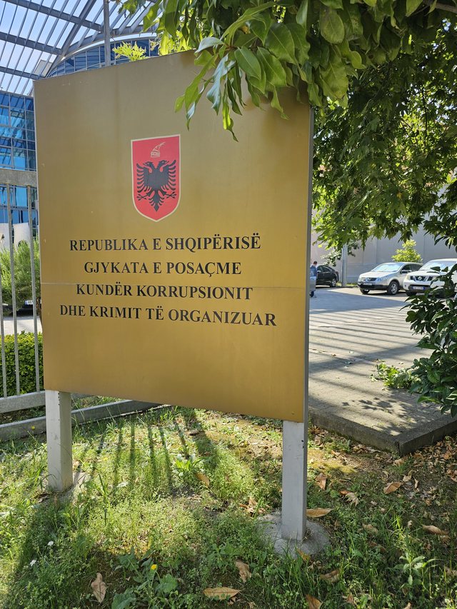 Përfundon seanca gjyqësore/ GJKKO lë në fuqi masat për zyrtarët e AKSHI-t