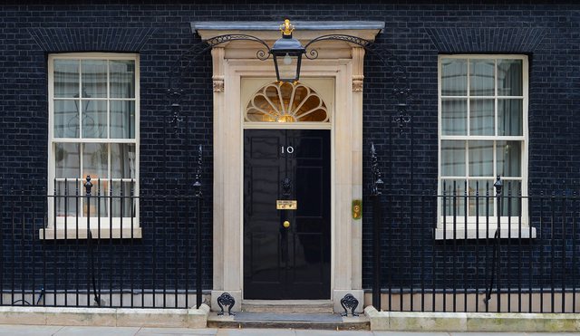 Downing Street: Hebrenjtë në Mbretërinë e Bashkuar jetojnë me frikë