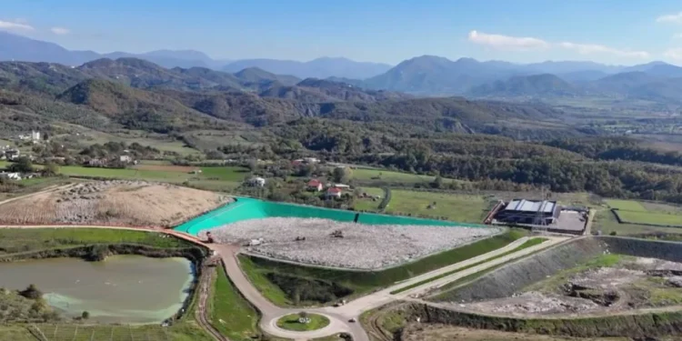 Rama ndan pamje nga Impianti i Mbetjeve në Tiranë (VIDEO)