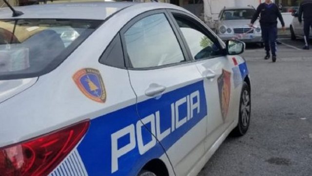 Dhunoi rëndë bashkëjetuesen shtatzënë, arrestohet 24-vjeçari në kërkim ndërkombëtar
