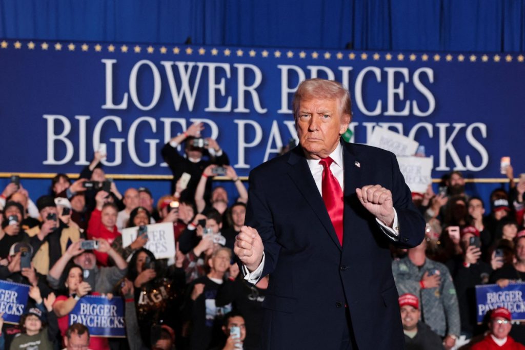 Racizëm, lajme të rreme dhe YMCA/ Trump rikthehet te taktikat e fushatës