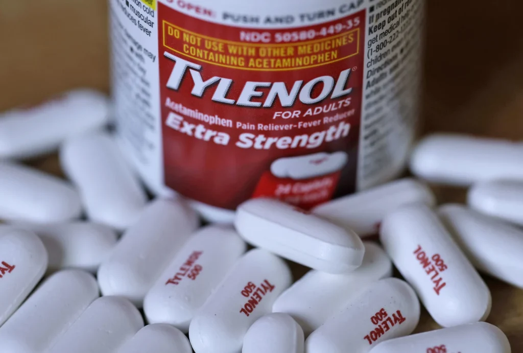 Ekspertët evropianë: Tylenol i sigurt për gratë shtatzëna