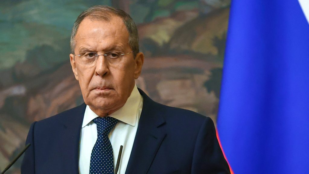 Lavrov: Rusia e hapur për bisedime paqeje për Ukrainën, por jo për armëpushim pa marrëveshje