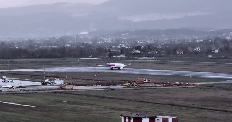 Mot i keq, dy fluturime devijuan në Bari. Balluku: Priten vonesa edhe sot