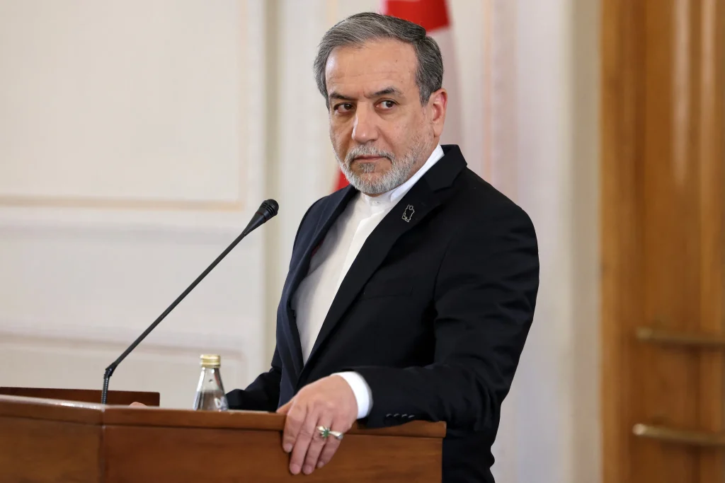Araqchi: Protestat në Iran po përpiqen të kthehen në dhunë nga SHBA dhe Izraeli