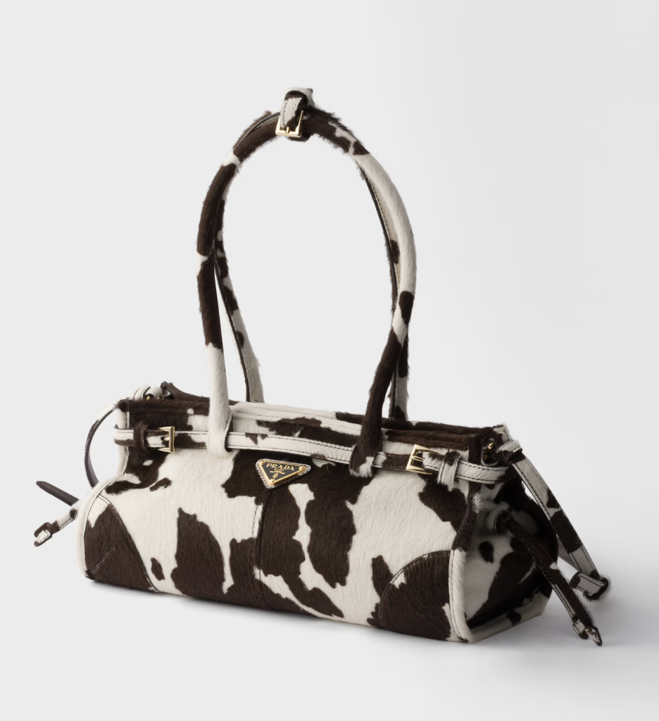 Çanta që po bën namin këtë sezon është Prada Bonnie Bag (lifestyle)