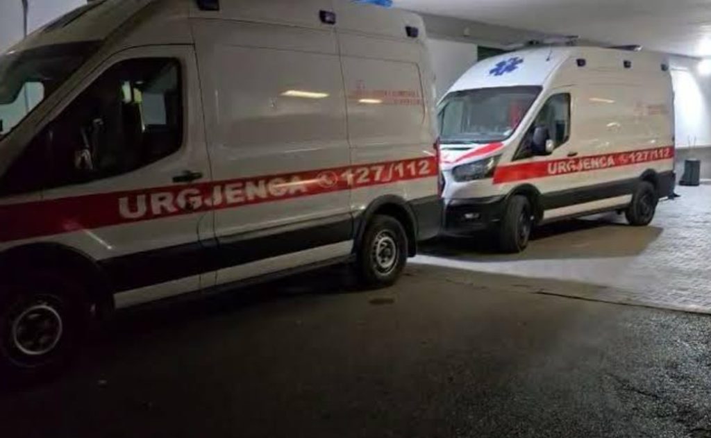 E rëndë në Sarandë, e moshuara bie nga ballkoni dhe humb jetën në spital
