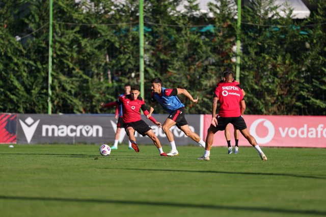 Futbollistët e Kombëtares e nisin mbarë 2026-ën, ja si u paraqitën në skuadrat e tyre