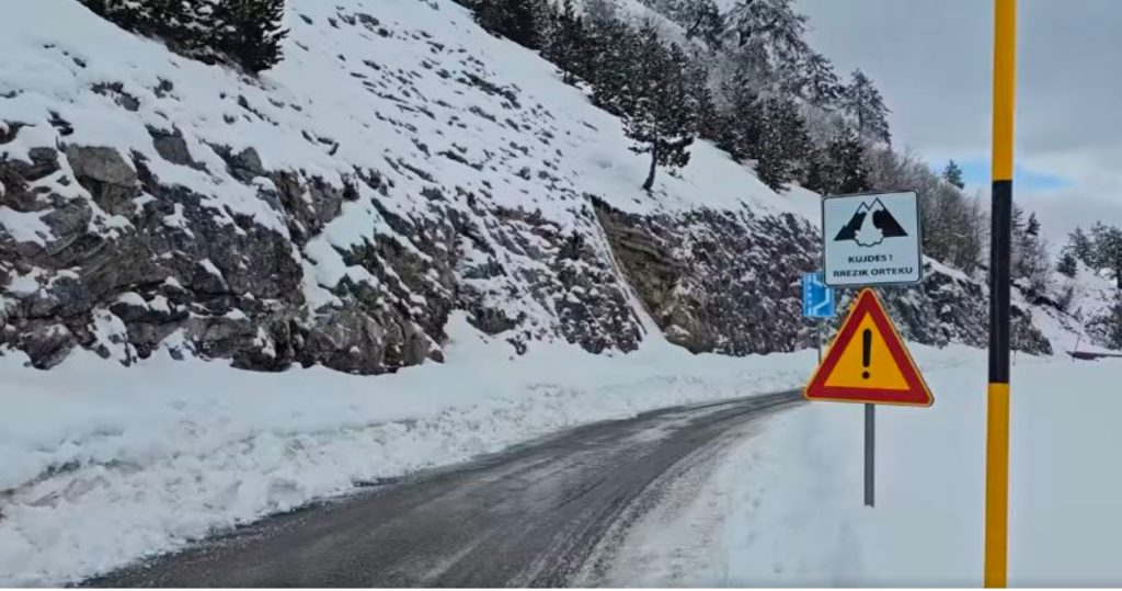 Dëbora zbardh Shkodrën, autoritetet në gatishmëri, pa problematika në qarkullim