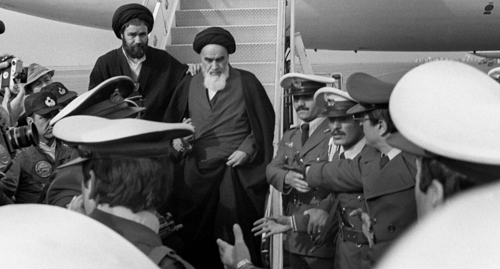 Histori/ 1 shkurt 1979 – Rikthimi i Ajatollah Khomeinit dhe lindja e Republikës Islamike